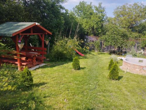 Taman di luar Pensiunea agroturistica Primavara