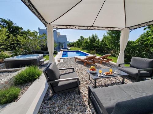 Gallery image of Little Getaway in Veliki Broćanac