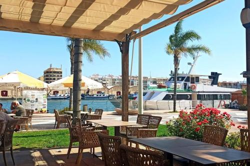 Εστιατόριο ή άλλο μέρος για φαγητό στο Apartamento, Estudio en la playa