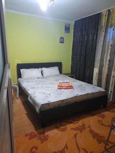 Gallery image of Casa G in Douăzeci şi Trei August