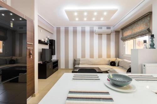 Best Family House,Acropolis view,5 min from metro