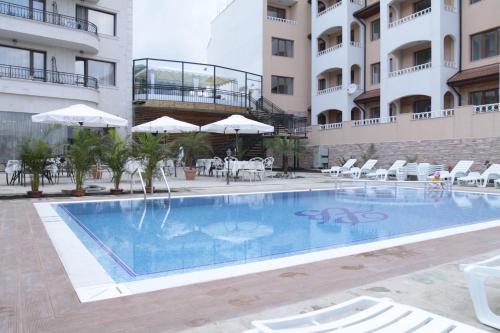 Kolam renang di atau di dekat Guest House Palazzo