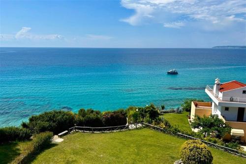 Toula Beach Villa Fourka 3 bedrooms 8 guests