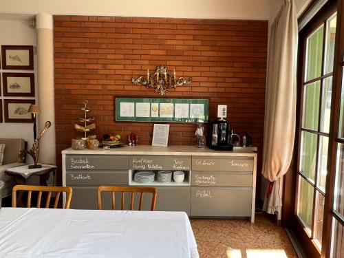 Dietrichsteinerhof Apartments & Roomsにあるキッチンまたは簡易キッチン