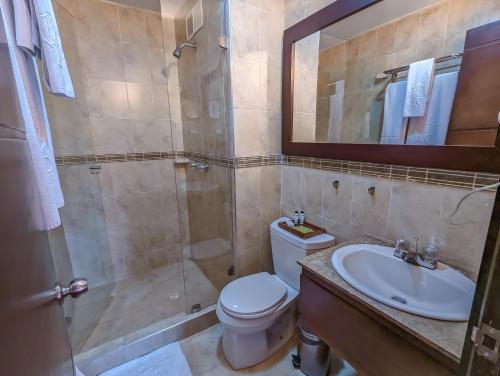 Koupelna v ubytování Hotel Charlotte Suite 26