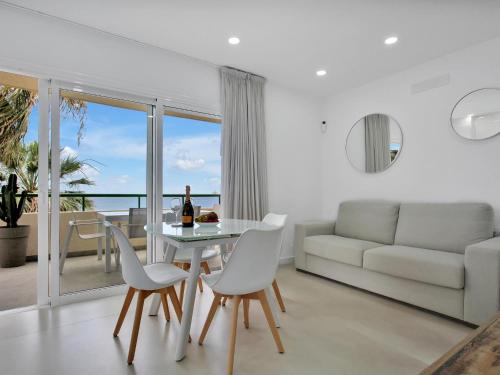 CASA MARINITA, Top Floor, Direct access to the Seafront