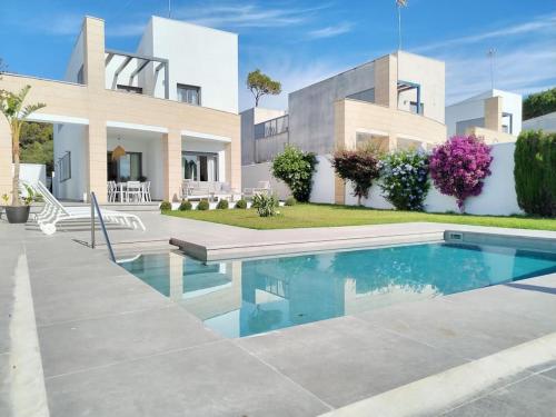 Exclusiva Villa Lujo con piscina privada by Chiclana Dreams