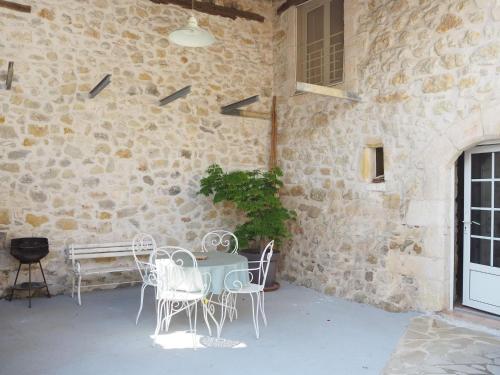 Patio nebo venkovní prostory v ubytování Charming Stone House with Terrace