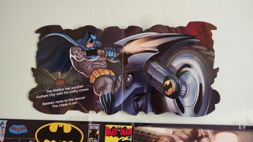 a painting of a batman on a wall at Casa El Colibrí CEC in Tehuacán