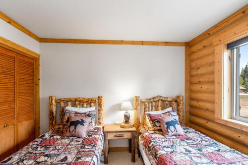Postel nebo postele na pokoji v ubytování Lazy Fox Cabin