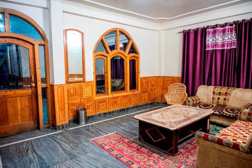 Gallery image of Hotel Diya Palace- With parking Main market, Kasol in Kasol