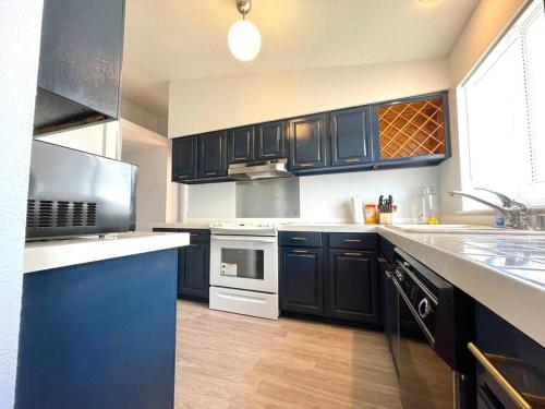 Gallery image of NEW Modern 4BD I 2BA Home 30MIN to Berkeley,SF,Napa in Rodeo