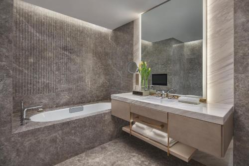 Salle de bains dans l'établissement Hyatt Regency Metropolitan Chongqing