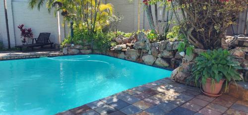 Kolam renang di atau dekat dengan See More Guest House