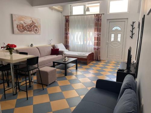 Kostas Apartment - Image 12