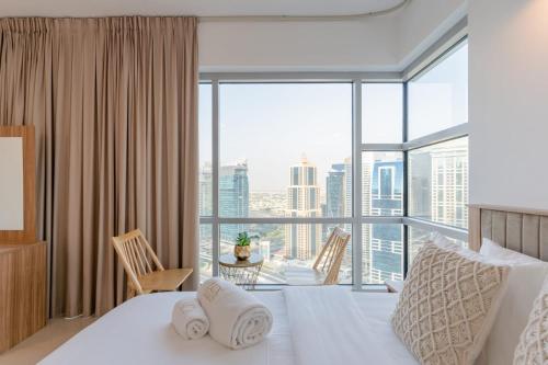 LUXFolio Retreats – Panoramic City View – Marina