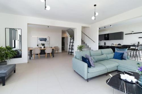 Lamzi's Residence
