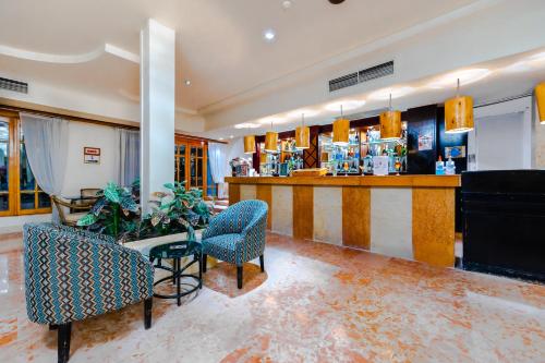 Lounge nebo bar v ubytování The Grand Hotel, Hurghada