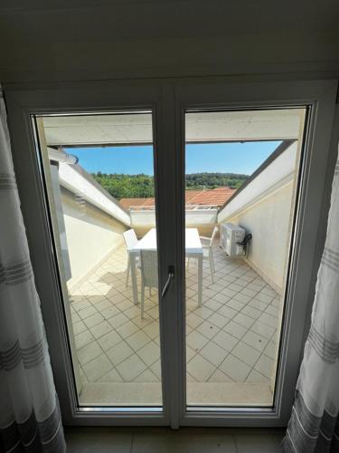 Un balcón o terraza de Nautilus Appartamenti a mare