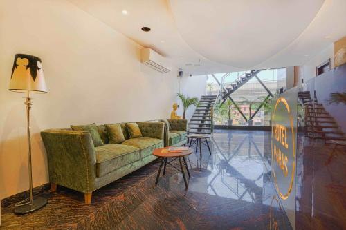 Χώρος καθιστικού στο Hotel Paris Chandigarh Zirakpur