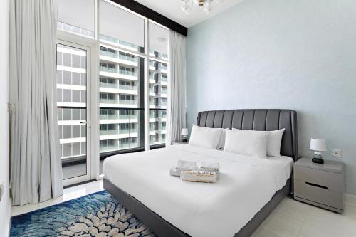 Postel nebo postele na pokoji v ubytování WelHome - Opulent Retreat With Panoramic Cityscape Views