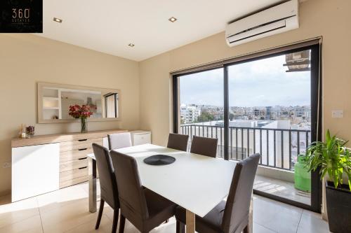 Dining area sa apartment