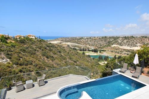 3 bedroom Villa Lania with private pool and wonderful sea views, Aphrodite Hills Resort