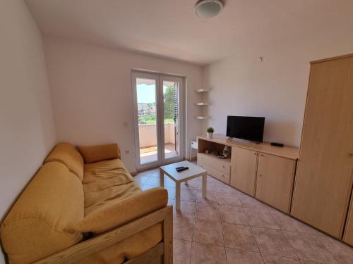 Apartment Yellow Porat – Photos 3