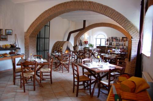 Un restaurante u otro lugar para comer en Agriturismo Paradiso41