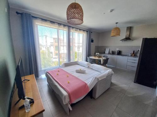 Postel nebo postele na pokoji v ubytování Bois Mapou Self Catering Apartments Unit 204