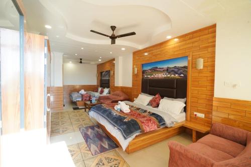 พื้นที่นั่งเล่นของ Lord Krishna Boutique Stay