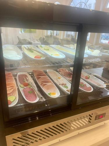 Makanan di atau berdekatan hotel