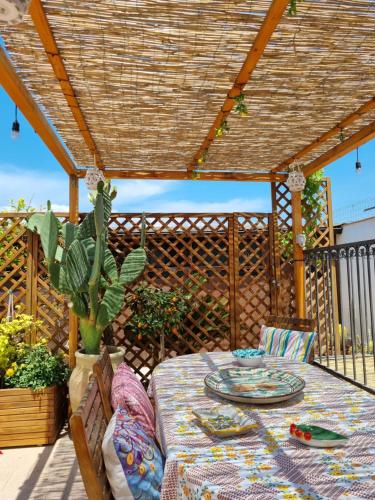 Ein Balkon oder eine Terrasse in der Unterkunft La Dimora di Helios