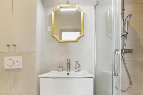 Foto Modern cosy flat in Versailles 6