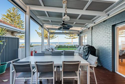 Balkón nebo terasa v ubytování Saltys 4BRM Beachfront WIFI Pet Friendly