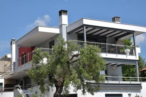 Το κτήριο όπου στεγάζεται  το διαμέρισμα