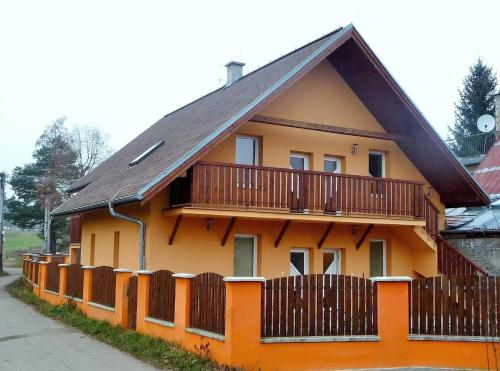 Budova, v ktorej sa apartmán nachádza