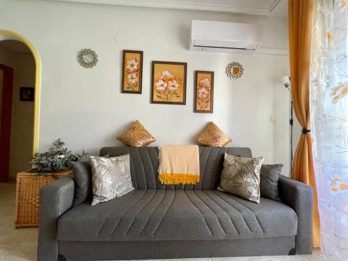 Apartamento en urbanizacion con piscina y jardin en Torrevieja 5 minutos de la playa
