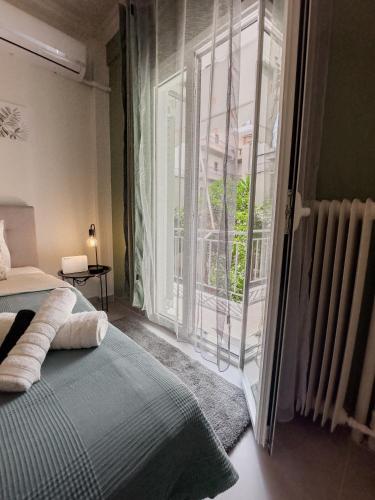 Metro Chic Haven: Modernized Urban Studio near the Tram