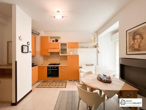 Photo de la galerie de l'établissement Casa Liviya - Appartamento con vista lago, à Madonna del Sasso