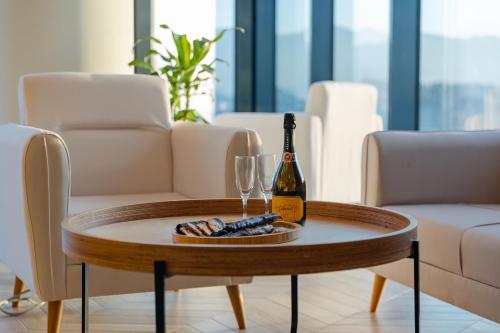 Posezení v ubytování MiraMar Luxury Residences