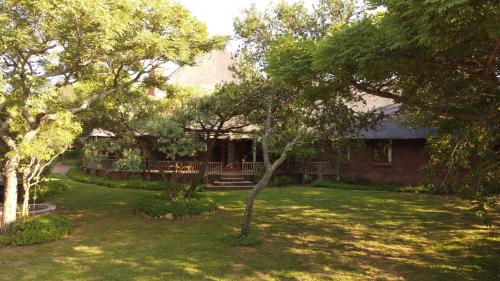 Taman di luar Izintaba Private Game Reserve Waterberg