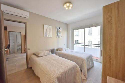 3-Room Apartment in the Heart of Cannes