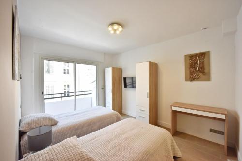 3-Room Apartment in the Heart of Cannes