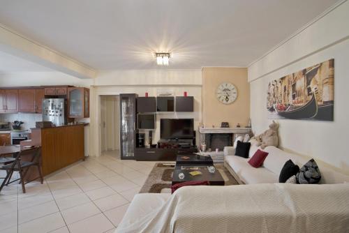Paradeisos Modern, 2BR, 2BA, Fully Equipped