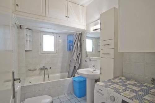 Paradeisos Modern, 2BR, 2BA, Fully Equipped
