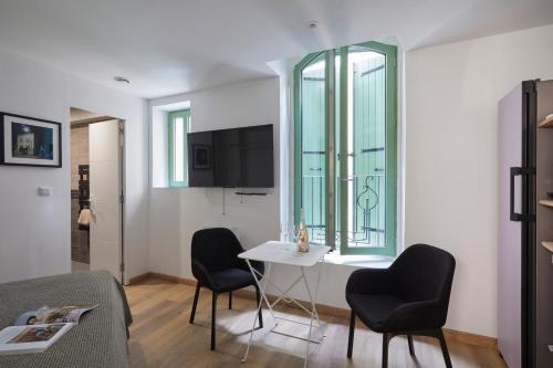 Art Lovers Apart First Floor