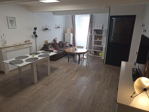 Photo de la galerie de l'établissement La Maison de la Cloche, à Puimoisson