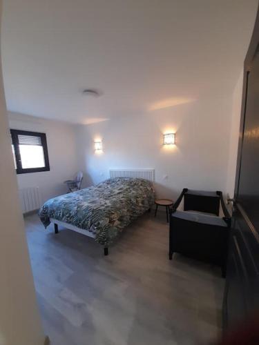 Postel nebo postele na pokoji v ubytování maison neuve a 1 km de la plage