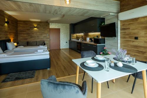 Postel nebo postele na pokoji v ubytování Family Hotel Gotse Delchev
